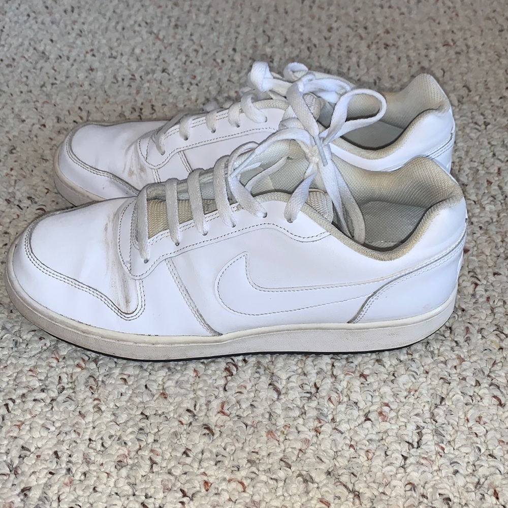 Men’s White Nike Ebernon Low Size 11